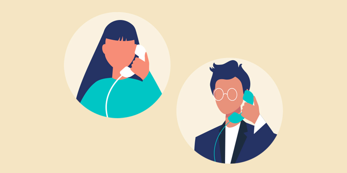 mujer y hombre al telefono