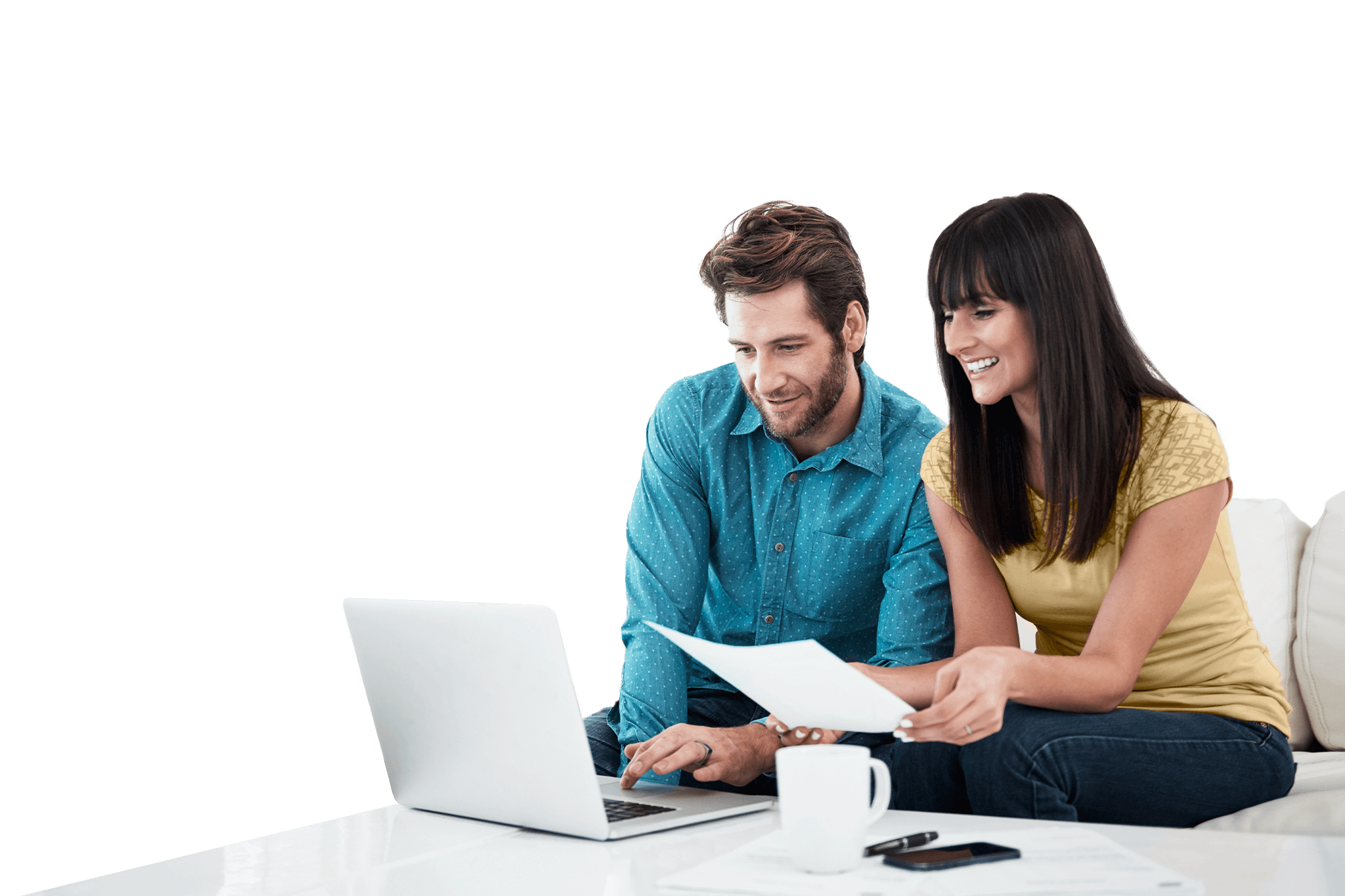 pareja haciendo tramites